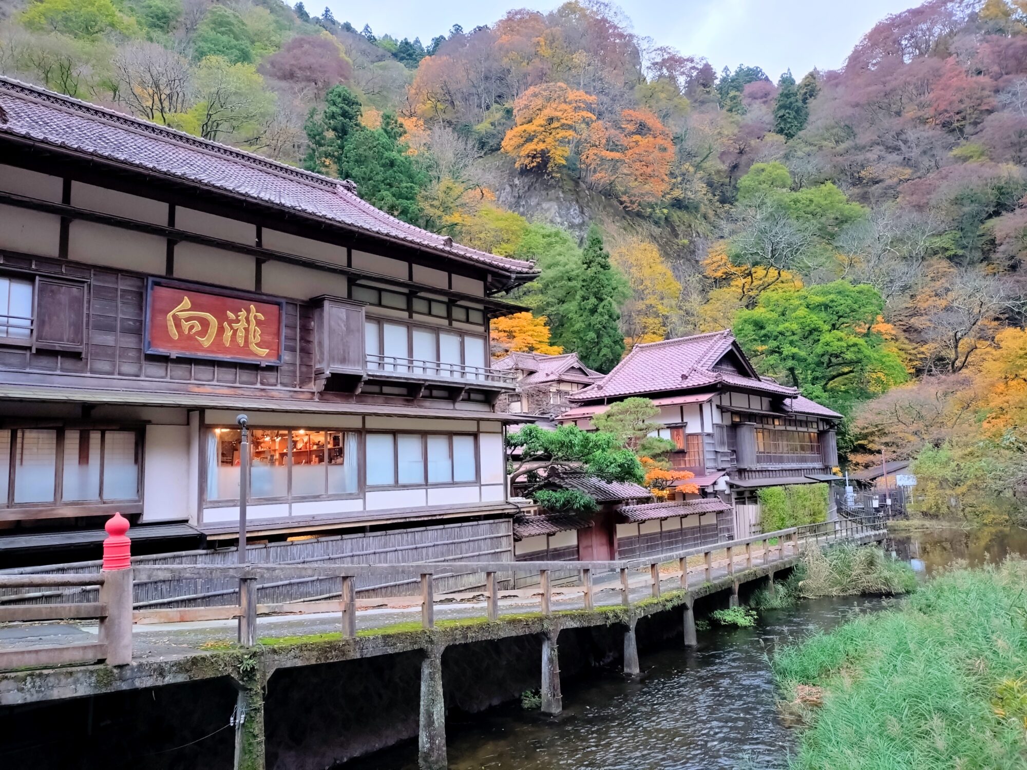 東山温泉街